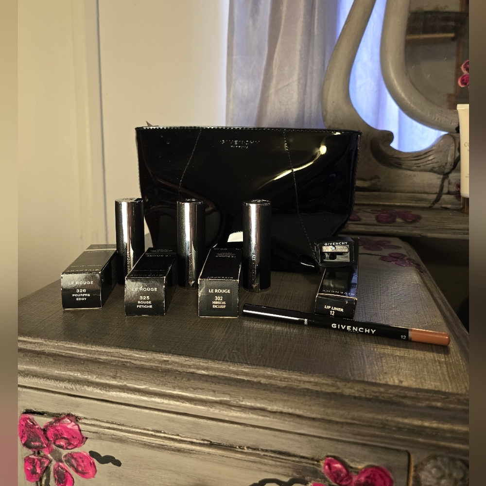 Givenchy Makeup Bag W/3 Full Size Lipsticks and Lipliner. BRAND NEW BUNDLE